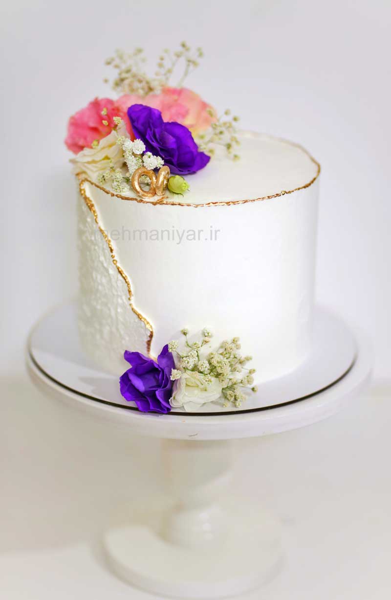 کیک حلقه طلا و گل