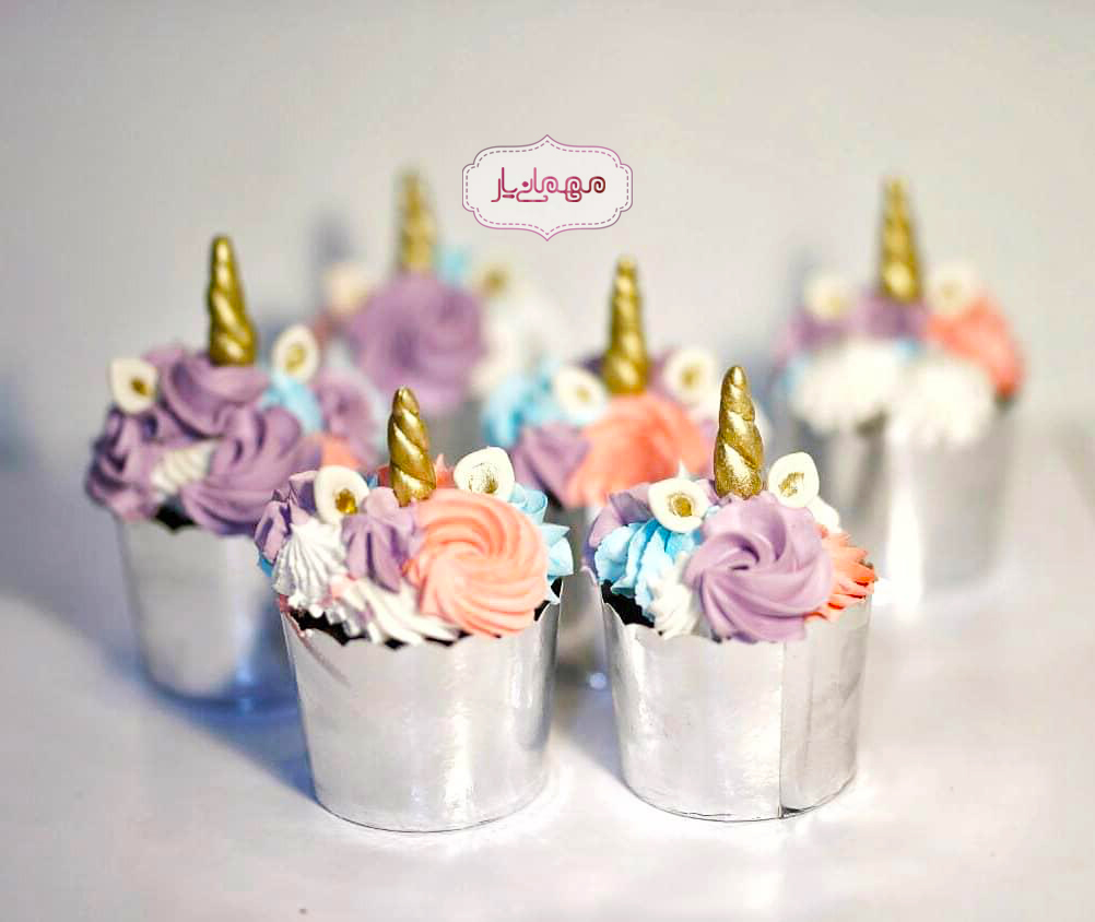 کاپ کیک خامه‌ای اسب تک‌شاخ