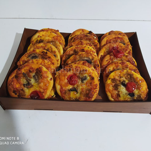 پیتزا لقمه ای قارچ و گوشت